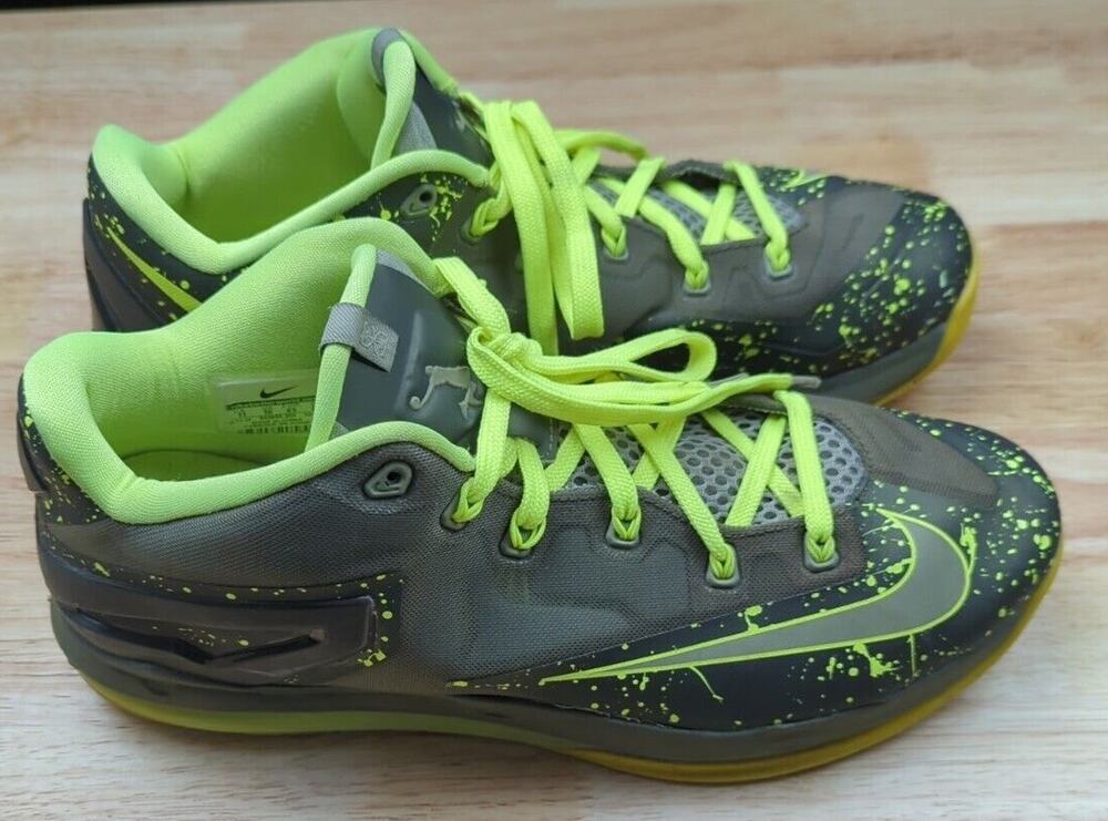 Size 11 - Nike Max LeBron 11 Low Dunkman 642848-200
